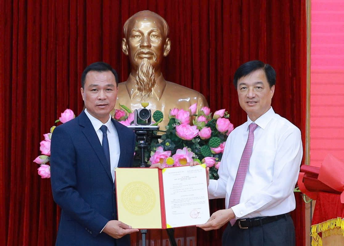 Thiếu tướng Tô Anh Dũng được bầu giữ chức Chủ tịch UBND tỉnh Thanh Hóa