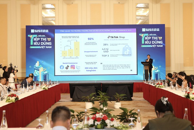 Diễn đàn Tiếp thị và Tiêu dùng Việt Nam 2025: Doanh nghiệp cần chuyển mình để thích nghi với xu hướng mới