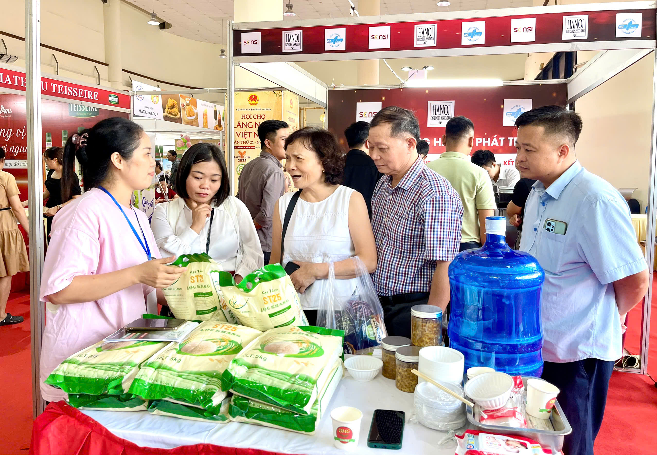 Khai mạc Hội chợ làng nghề Việt Nam lần thứ 21: Đẩy mạnh kết nối chuỗi giá trị, tôn vinh và phát huy sáng tạo